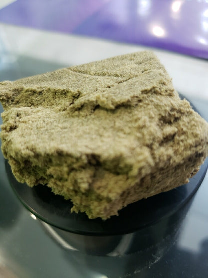 Up close photo of blonde hash