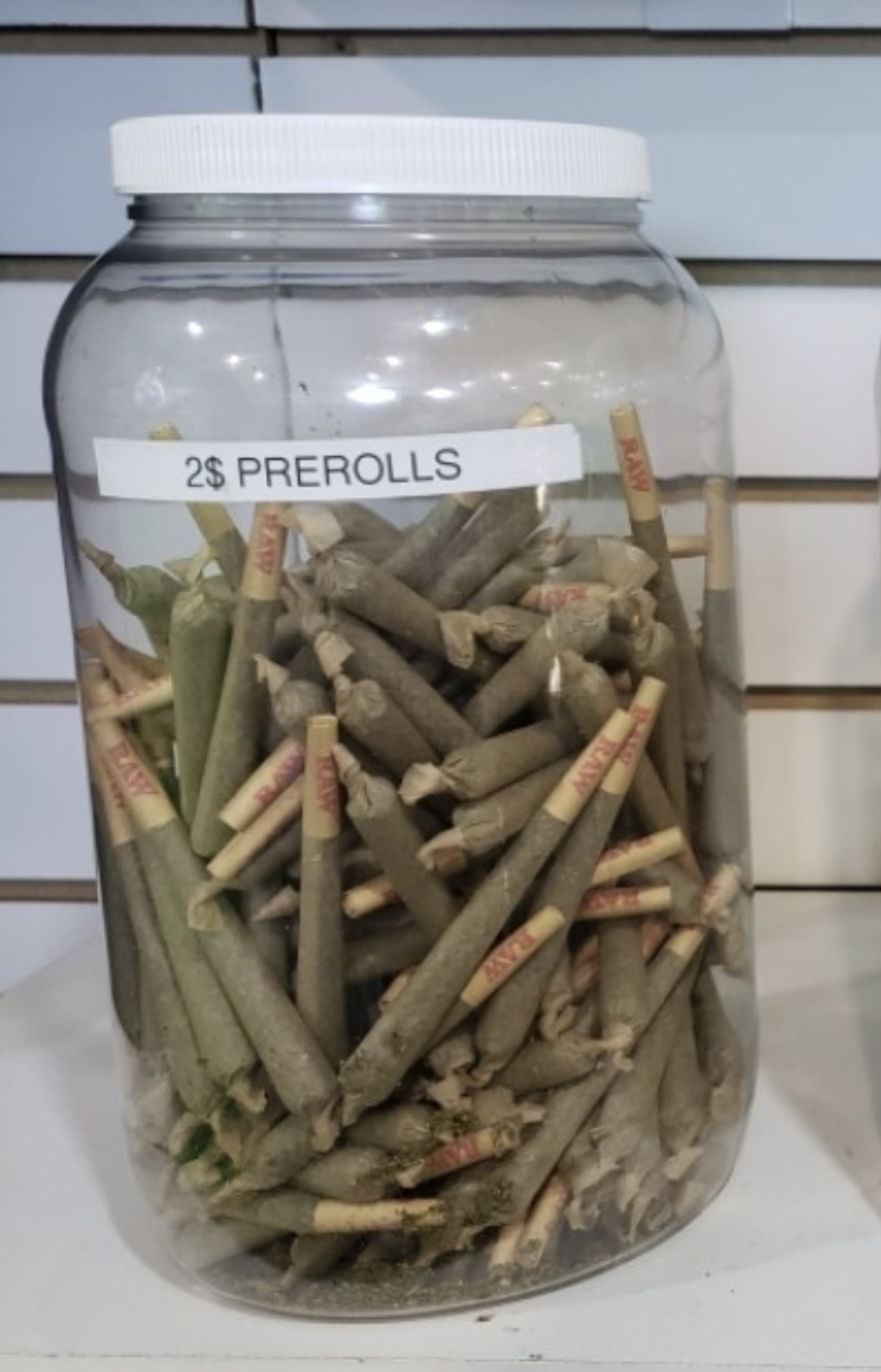 Jar of 2$ Pre rolls